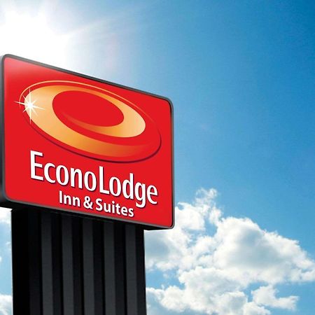 Econo Lodge Inn & Suites Yuma I-8 Екстериор снимка
