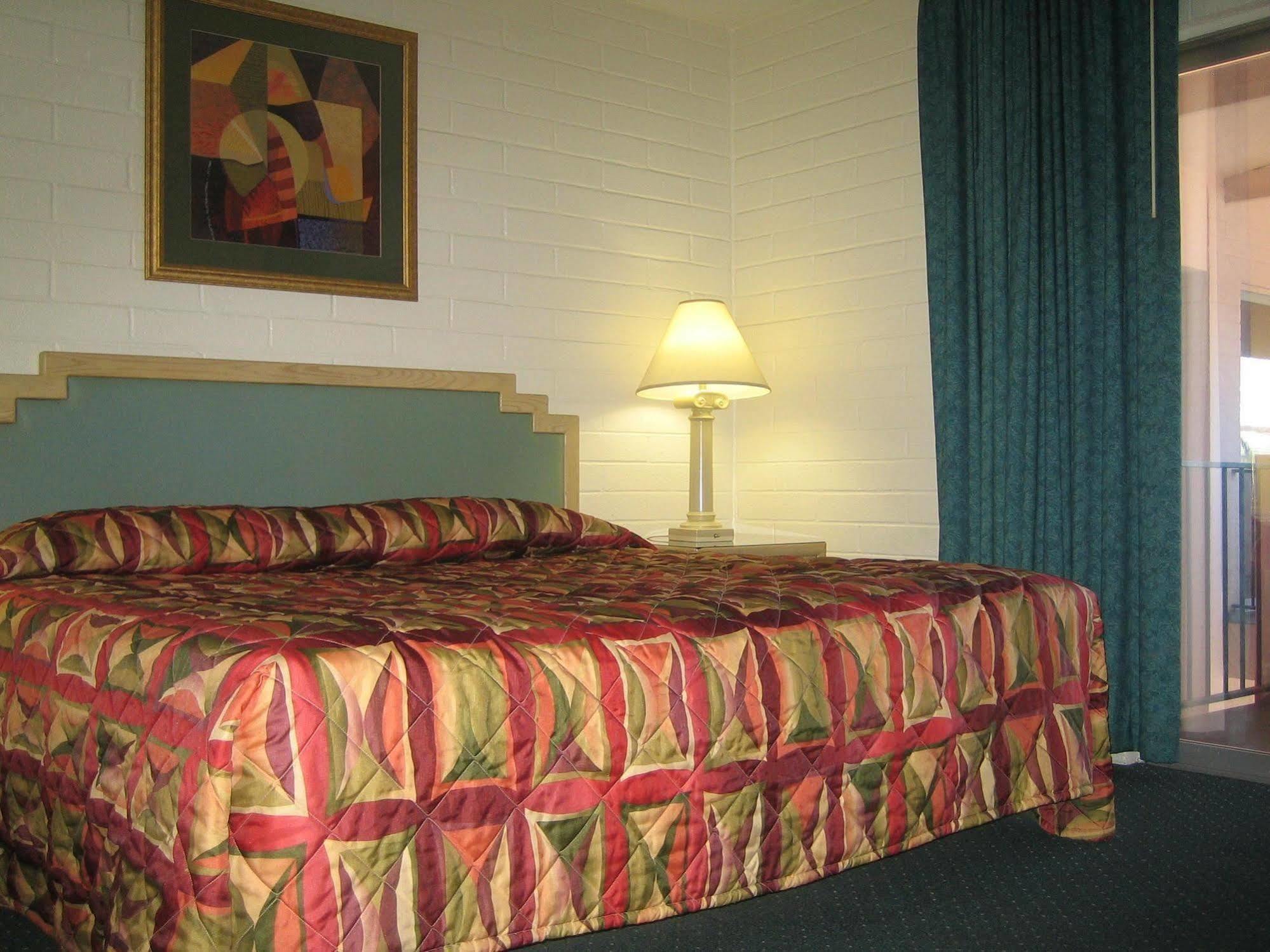Econo Lodge Inn & Suites Yuma I-8 Стая снимка