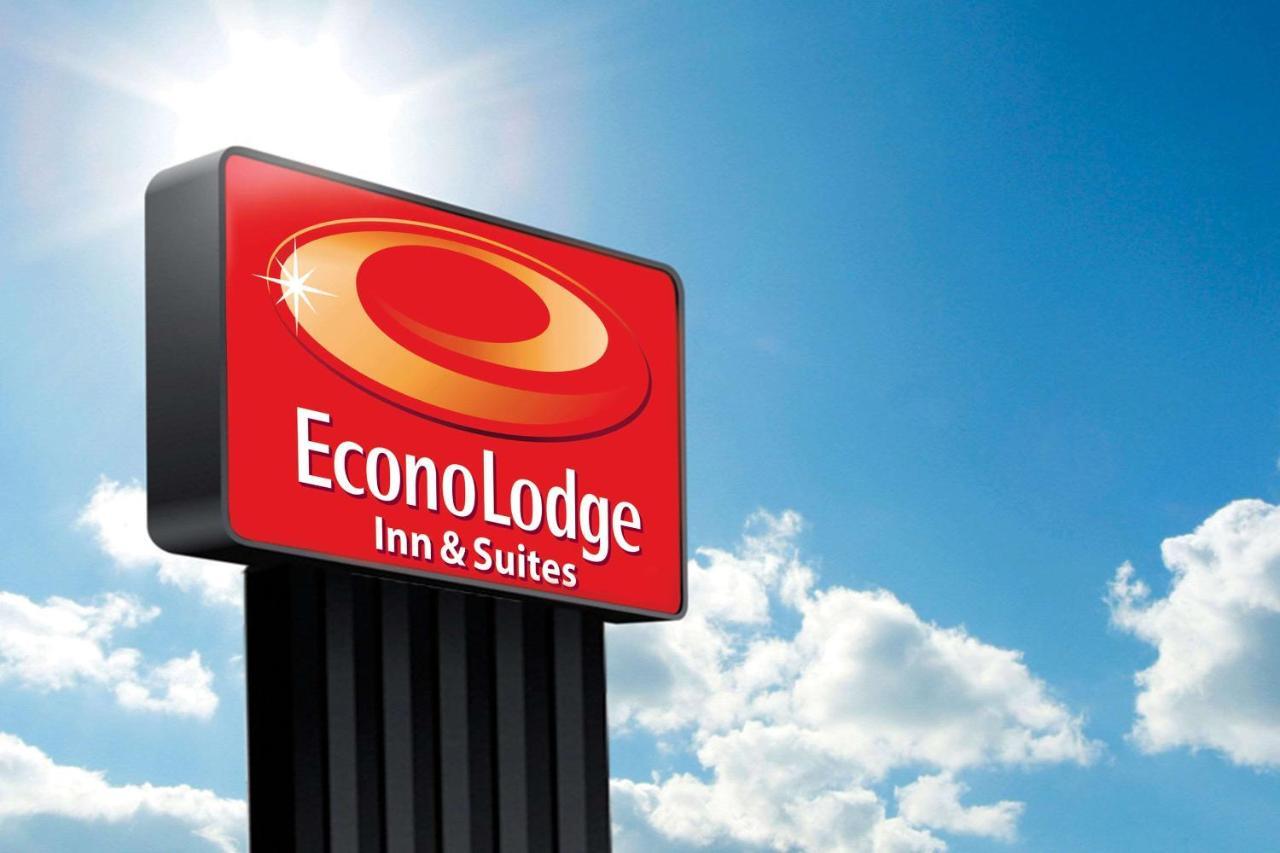 Econo Lodge Inn & Suites Yuma I-8 Екстериор снимка